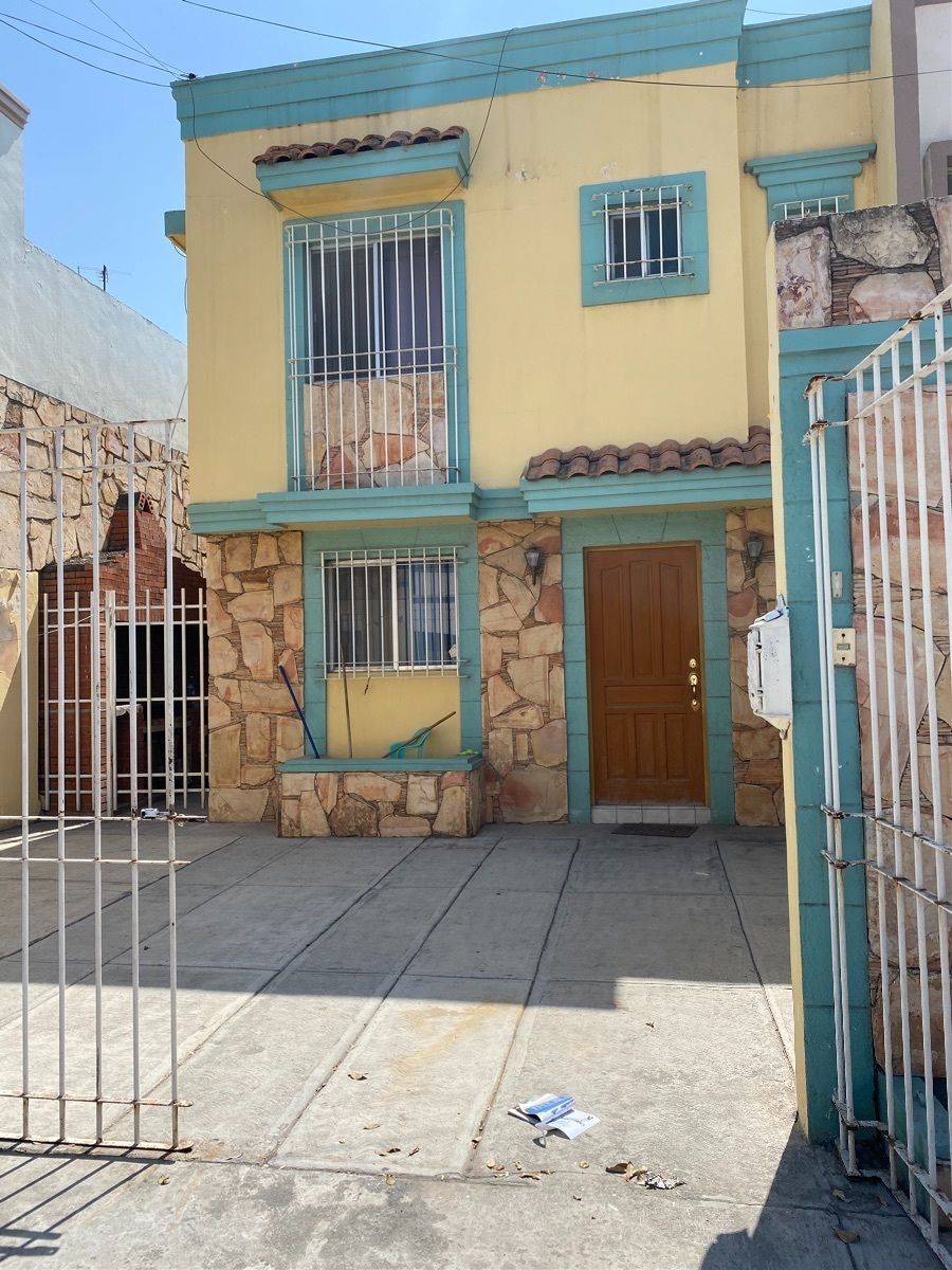 CASA EN VENTA ARBOLEDAS DE NUEVA LINDA VISTA GUADALUPE