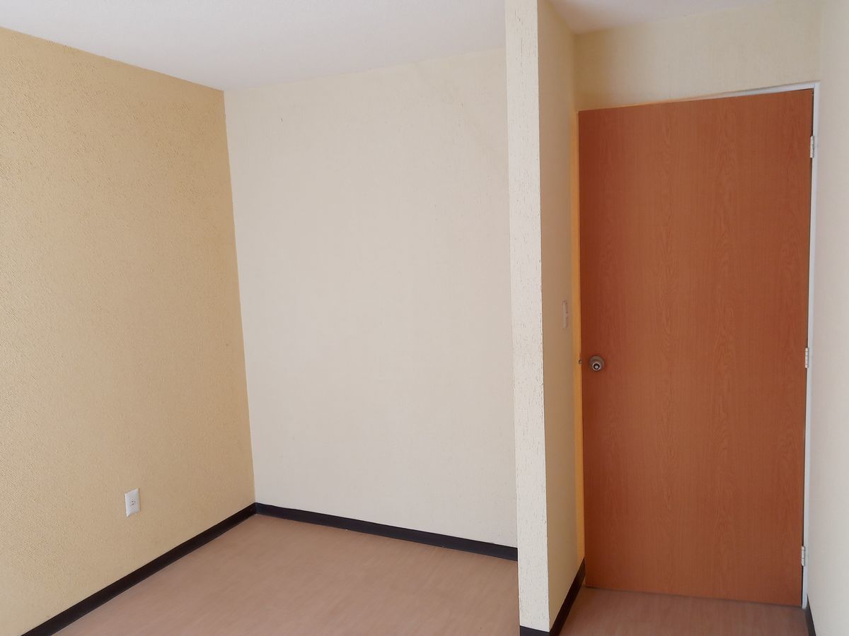 13 de 23: CLOSET RECAMARA 2