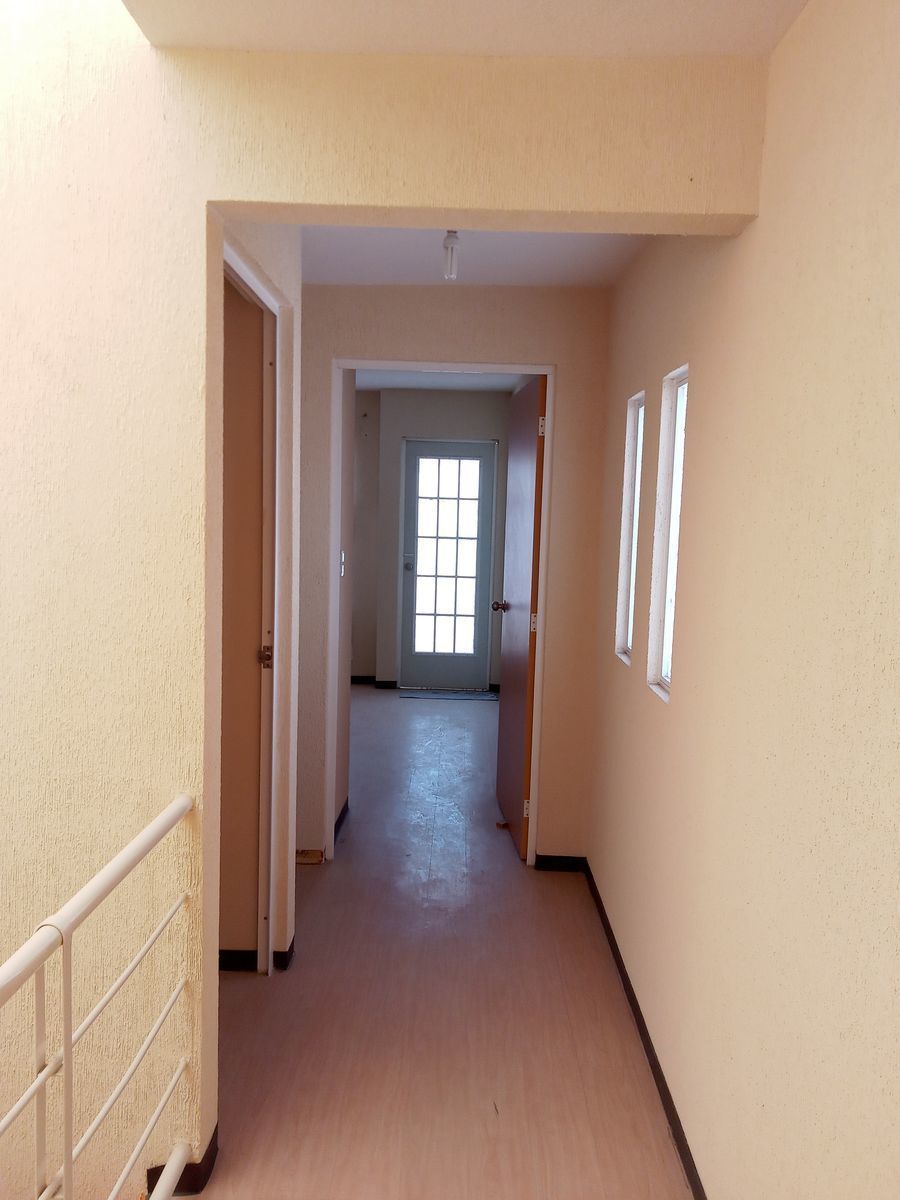 14 de 23: PASILLO RECAMARAS Y BAÑO