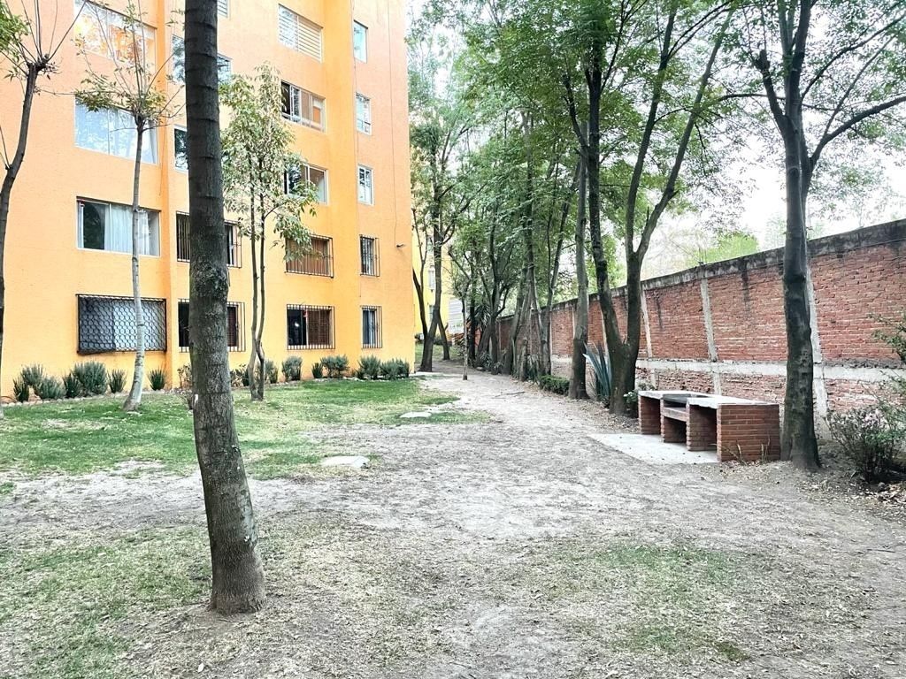 Vista  trasera del edificio y zonas de caminata., foto 5 de 32