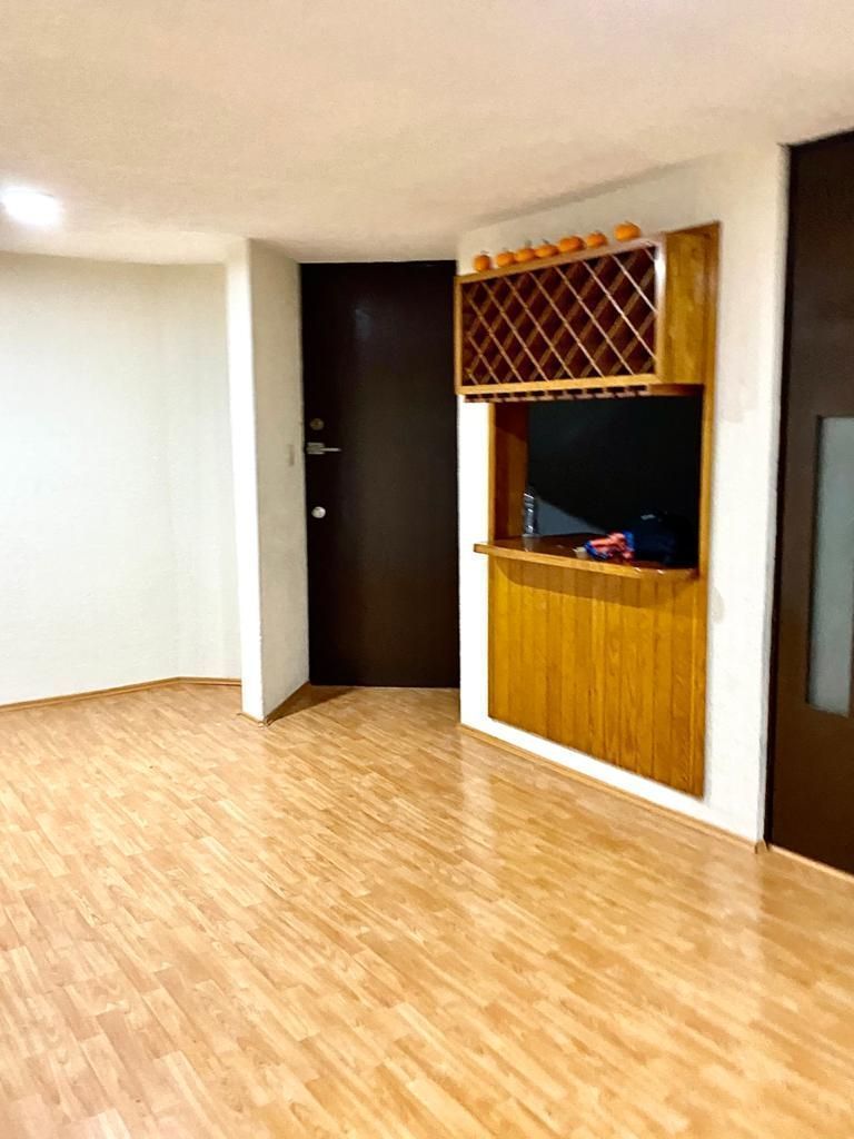Sala-comedor y entrada con cantina a la cocina., foto 10 de 32