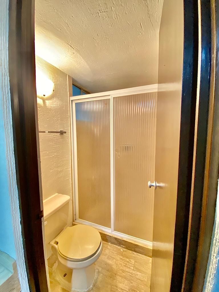 Baño de la recámara principal., foto 28 de 32