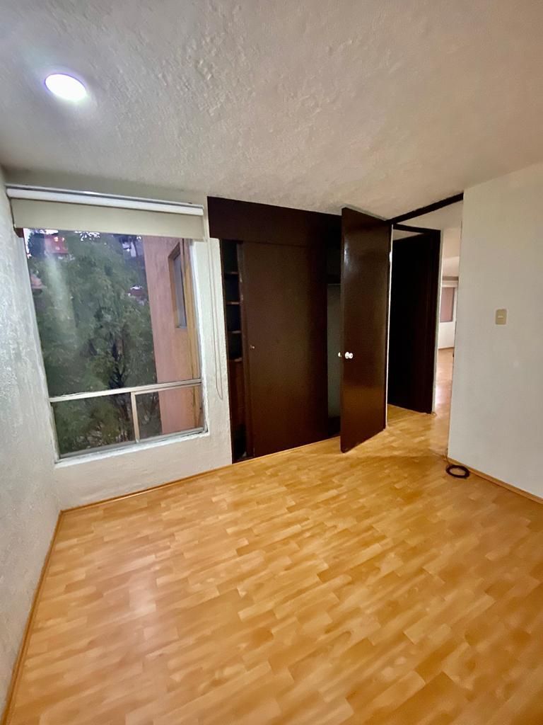 Tercera recámara con closet y amplia ventana al jardín., foto 32 de 32