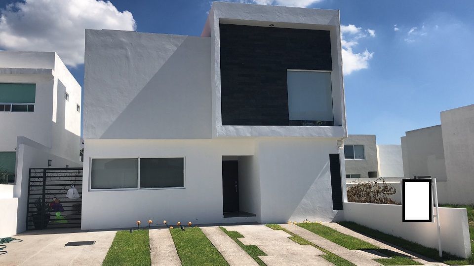 CASA EN VENTA EN LOMAS DE JURIQUILLA