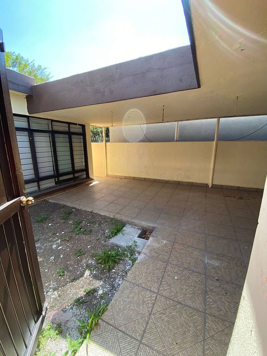 39 de 45: patio externo semitechado