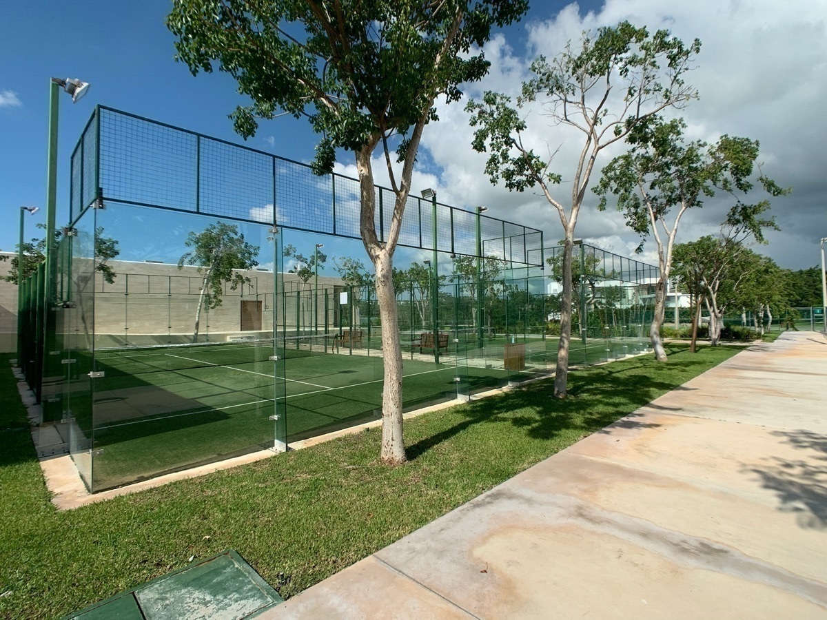 30 de 43: Canchas de Paddel