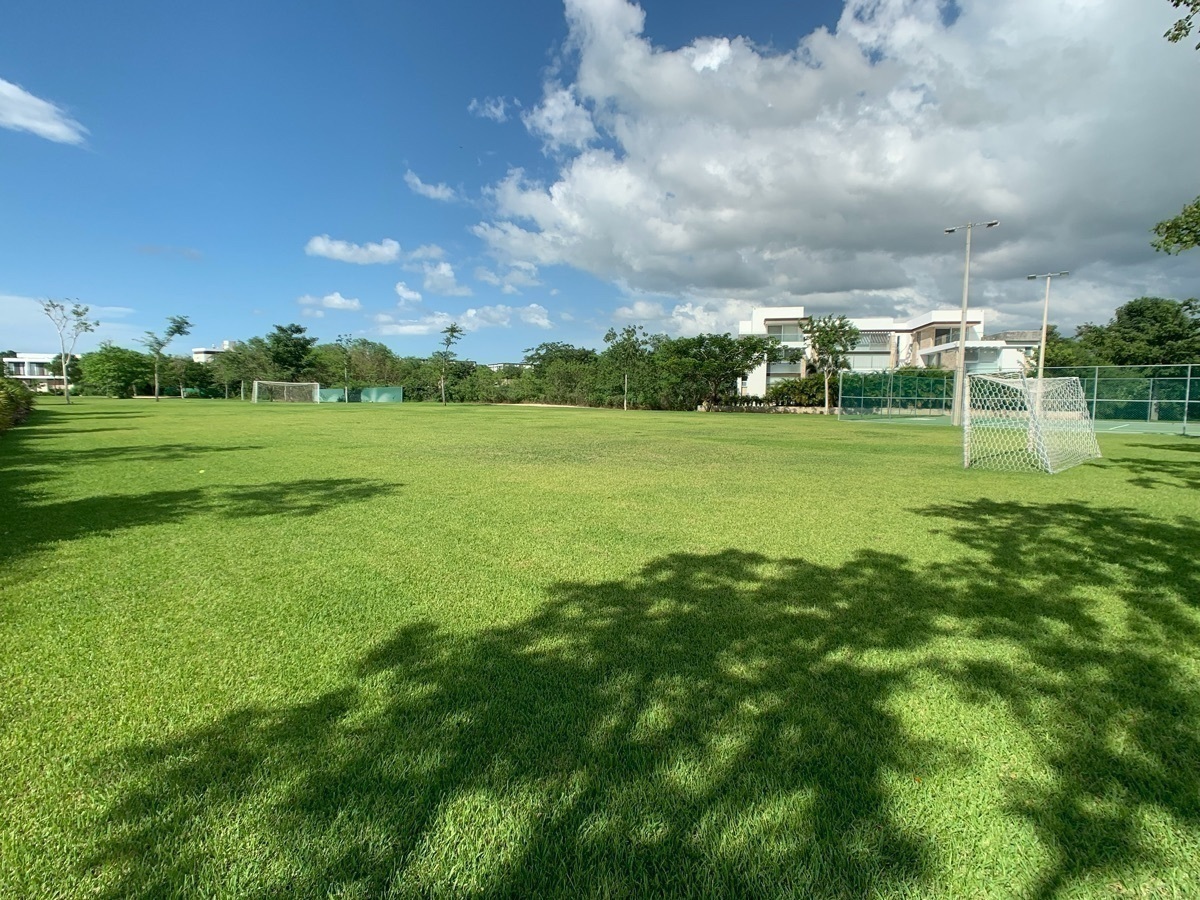 31 de 43: Cancha de Fútbol