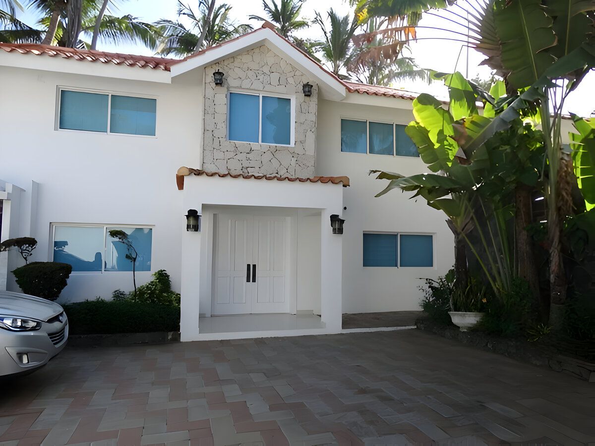 1 de 36: Fachada