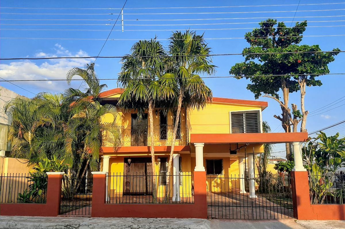 Casa 3 Recamaras en Renta en Jardines Prado Norte.