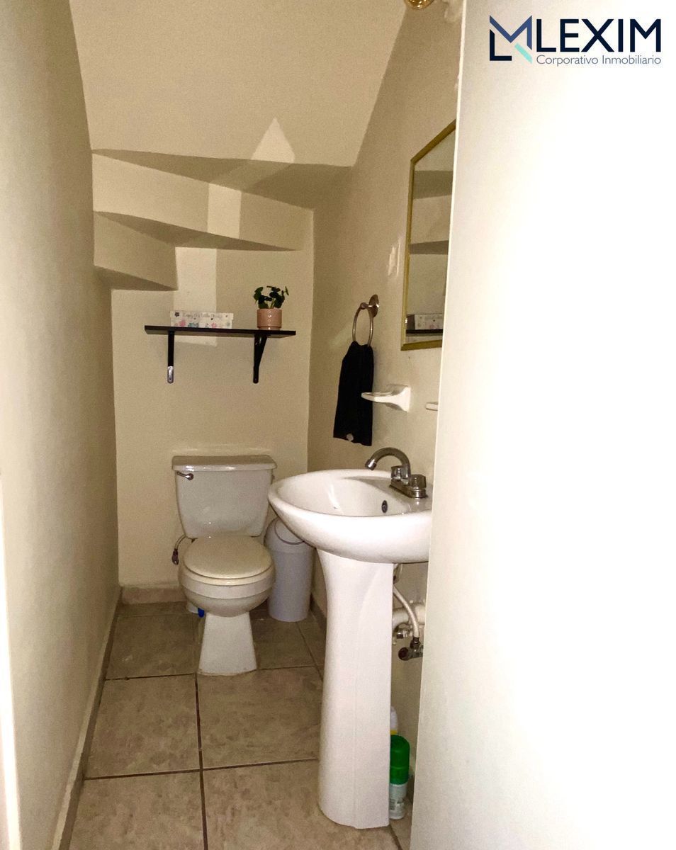 10 de 17: Medio baño planta baja