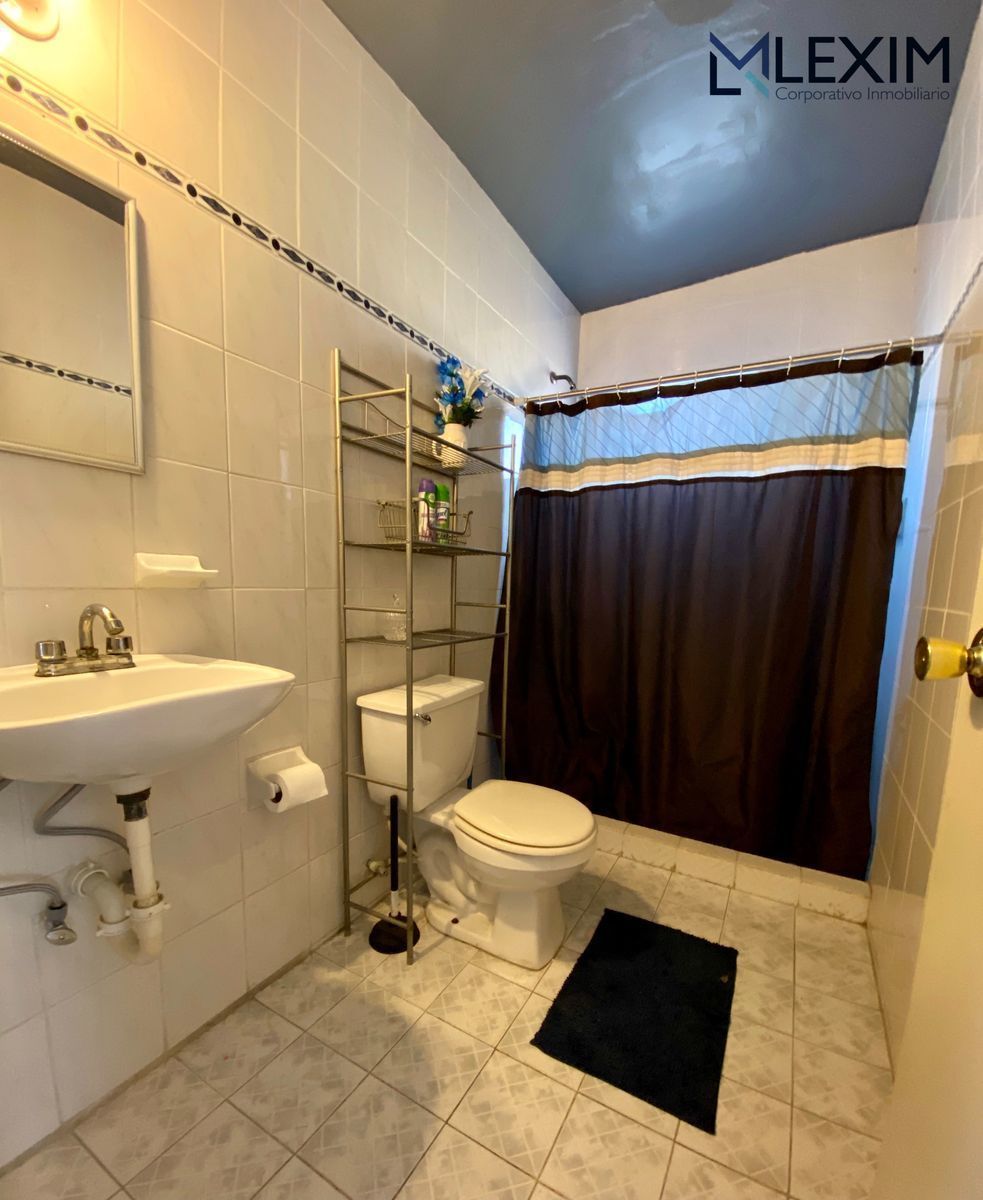 13 de 17: Baño completo planta alta