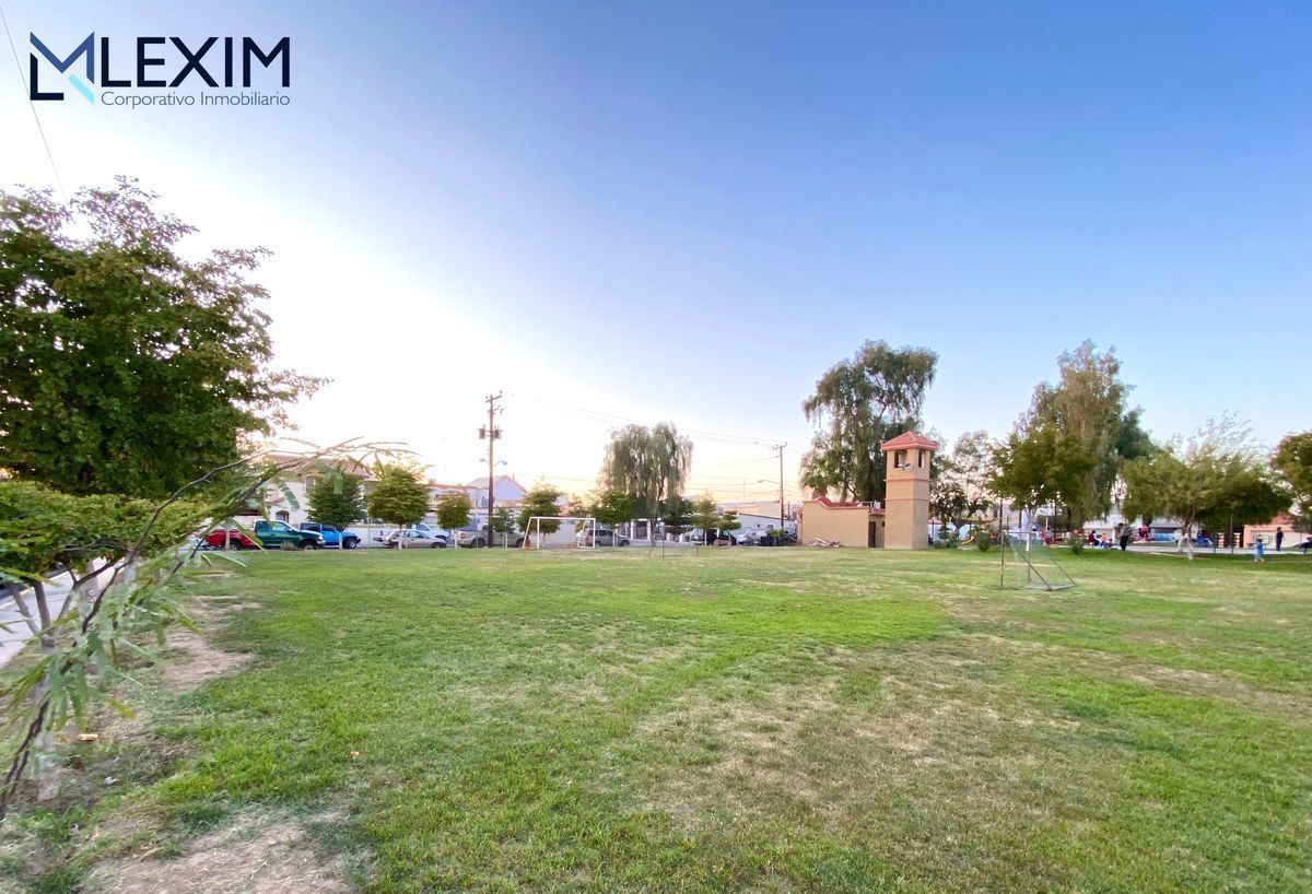 16 de 17: Parque con juegos infantiles