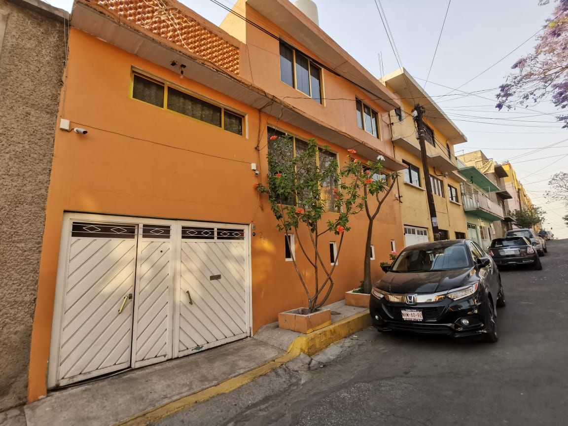 CASA EN VENTA CON 2 DEPARTAMENTOS IZTAPALAPA, foto 1 de 16