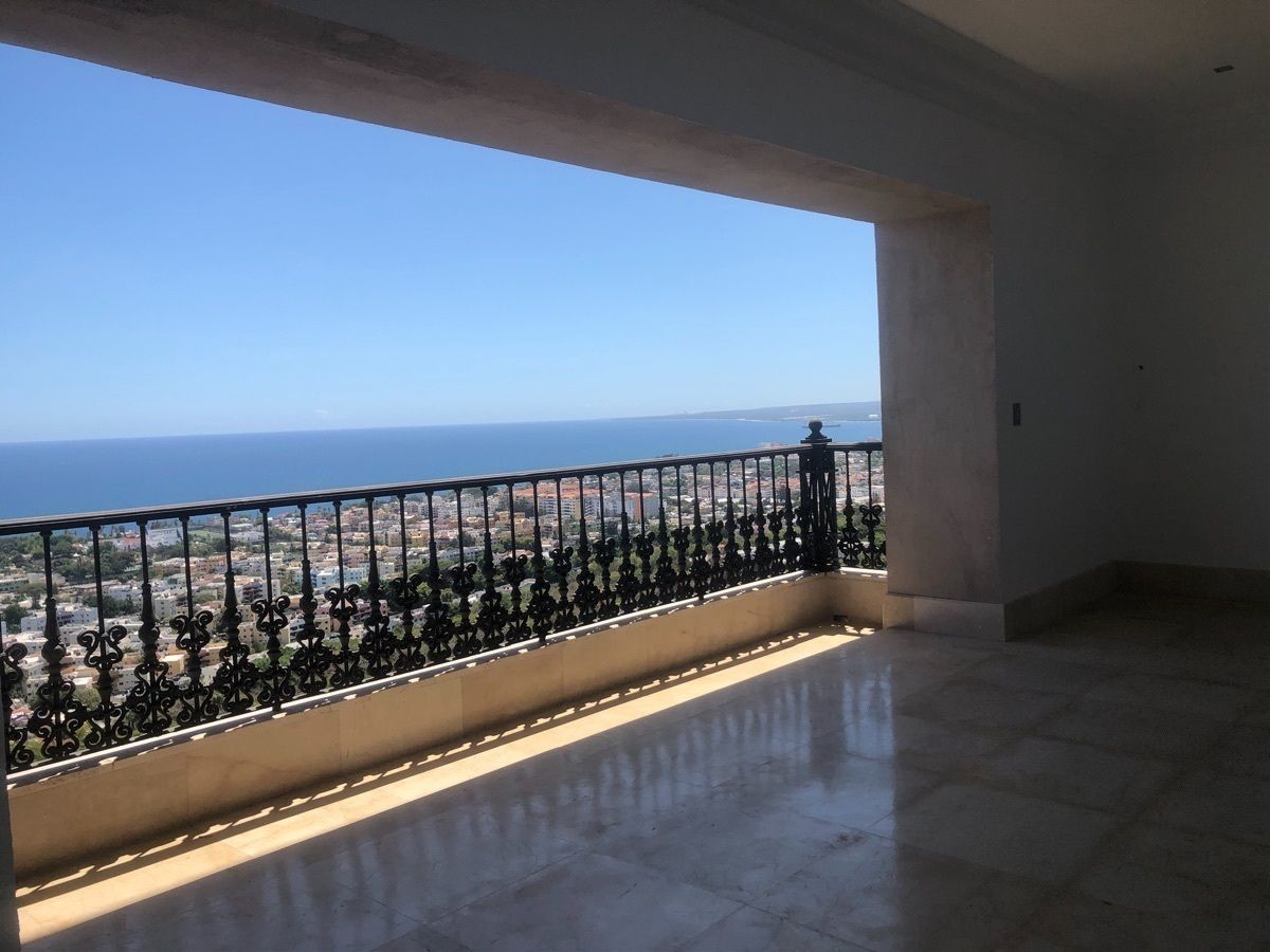 1 de 41: Balcon tipo terraza.