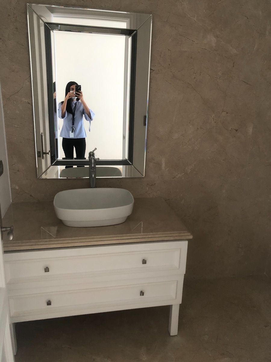 5 de 41: Baño de visitas.