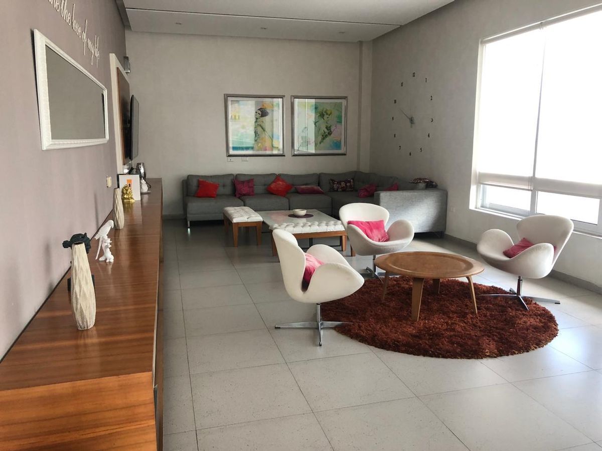 6 de 21: Sala Area Común