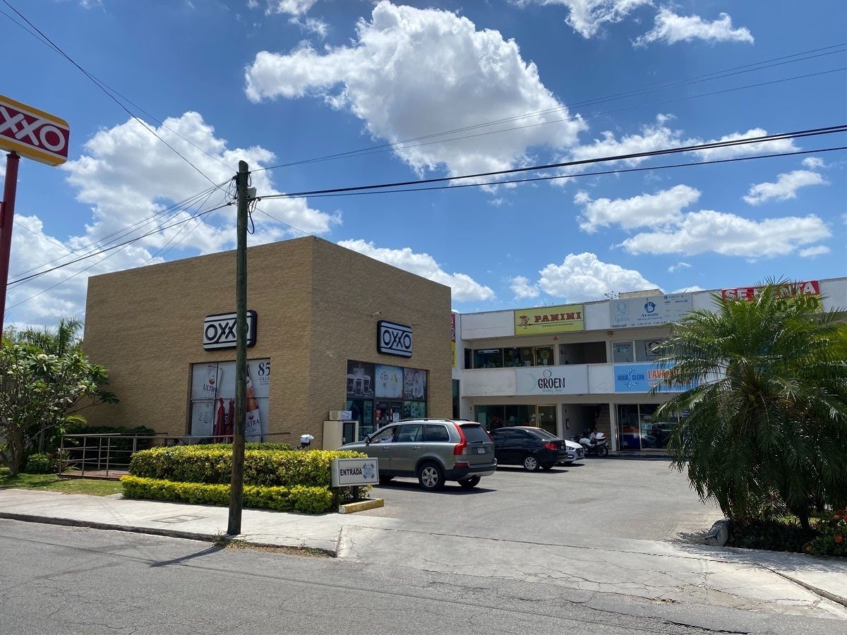 Oficinas en Plaza Comercial