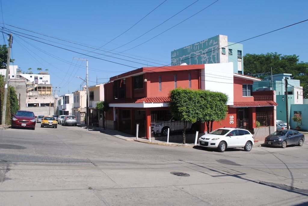 1 de 22: Fachada en esquina 