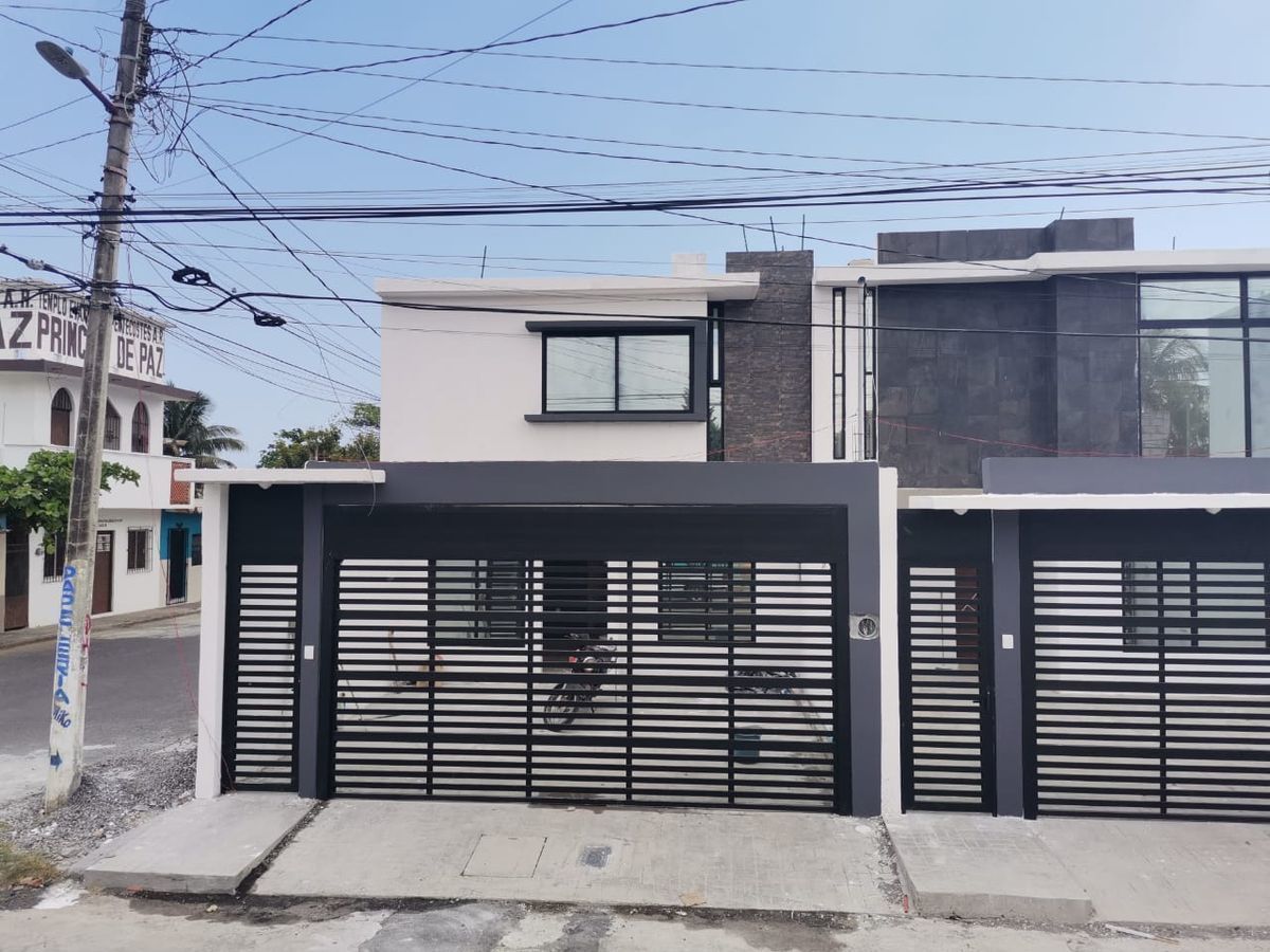 HERMOSA CASA EN VENTA EN PLAYA LINDA