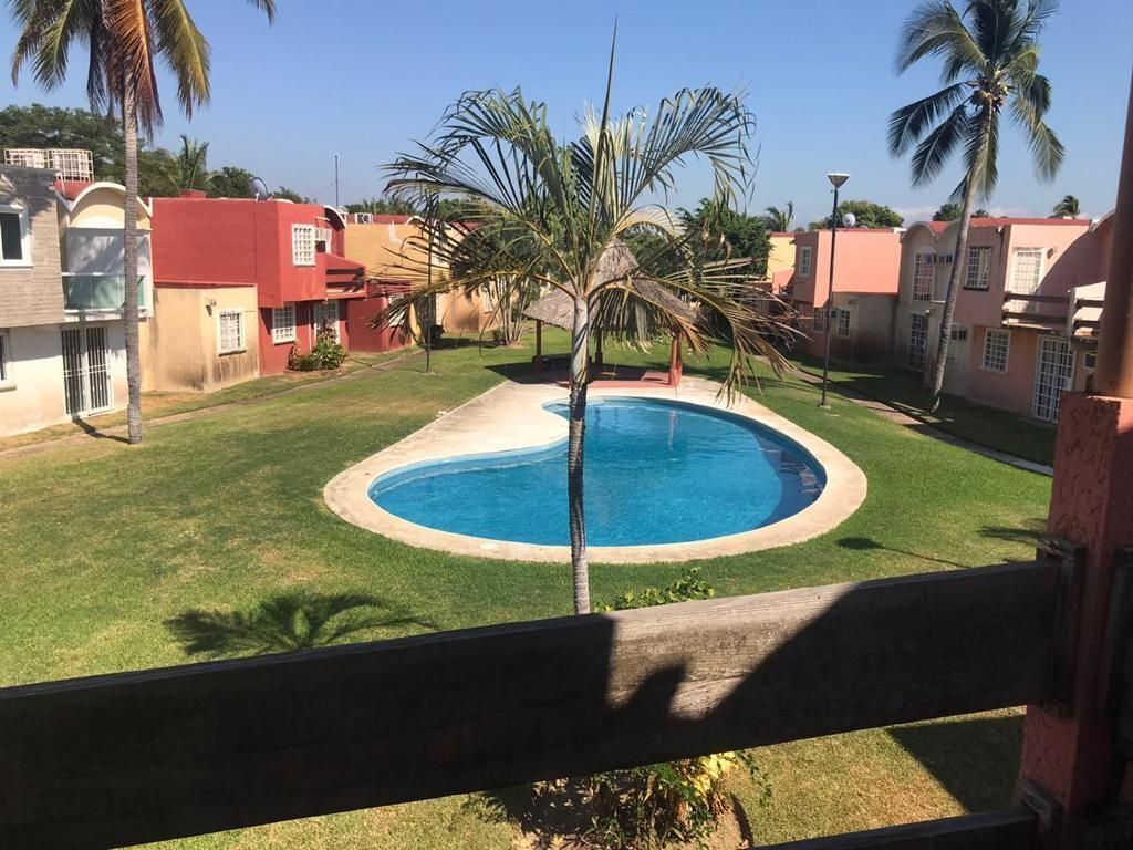 CASA EN CONDOMINIO PARA REMODELAR EN ACAPULCO DIAMANTE CON ALBERCA, foto 1 de 14