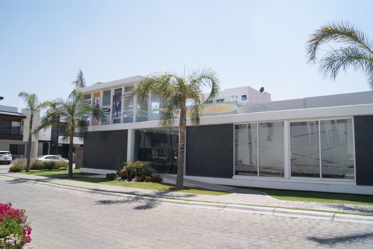 Venta Casa en Lomas de Angelopolis zona Cascatta