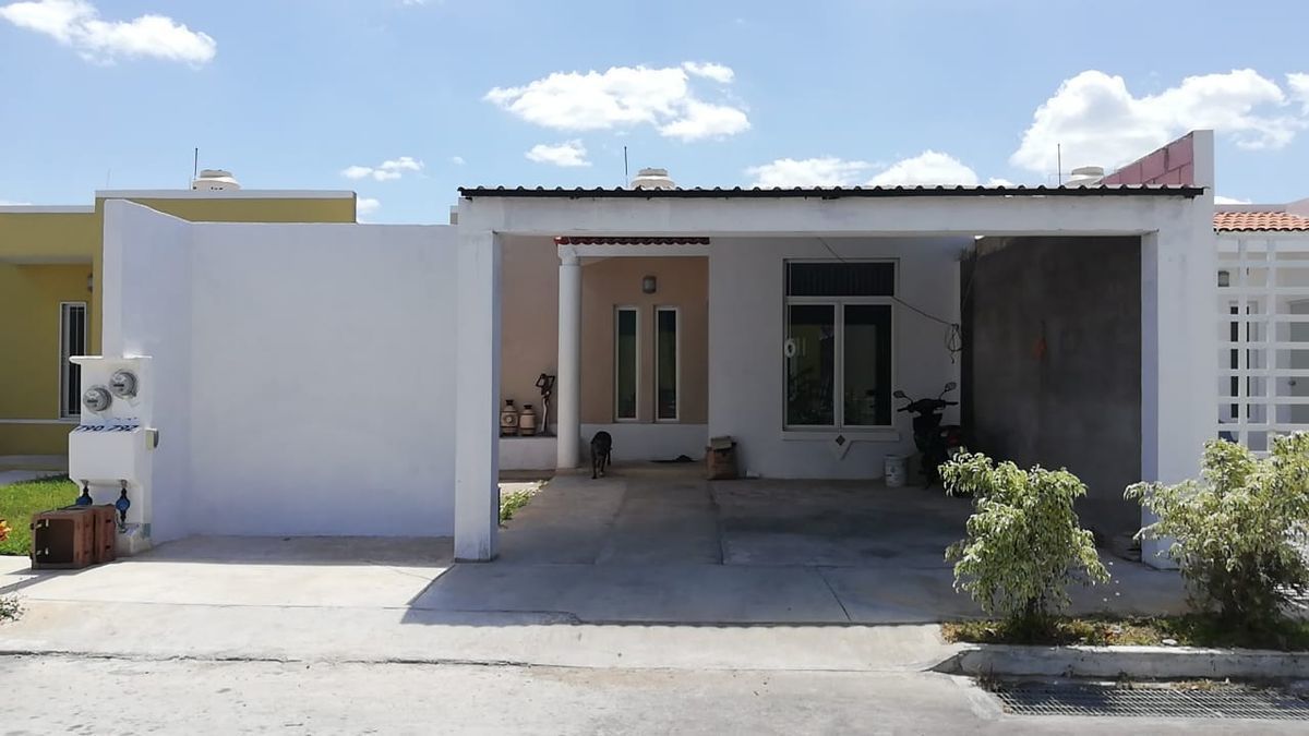 se vende casa en Sian Kan 3, caucel