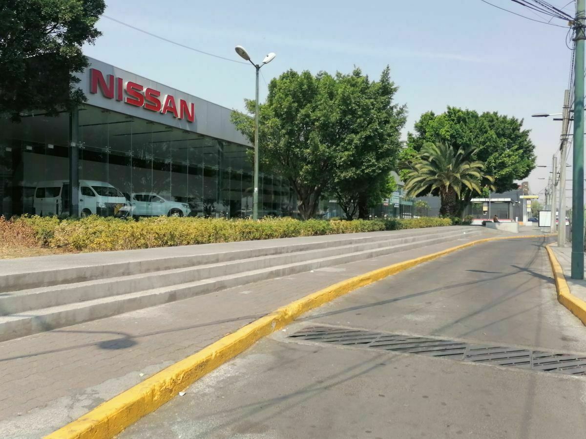 ESTUPENDO LOCAL COMERCIAL CON ÁREA DE EXHIBICIÓN Y BODEGA EN RENTA, FUERZA AERÈA