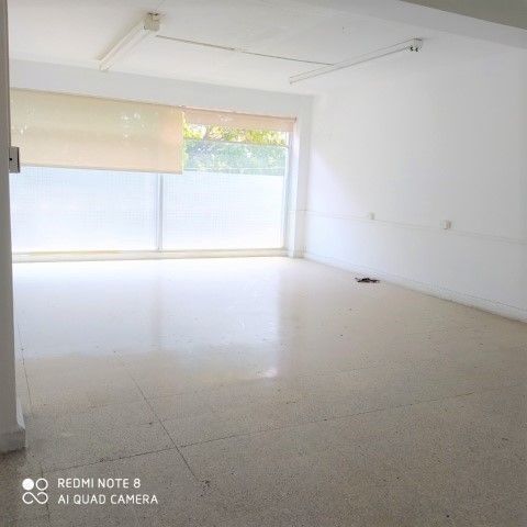 7 of 9: Espacio de la oficina