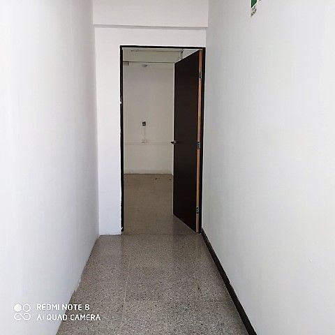 6 of 9: Pasillo