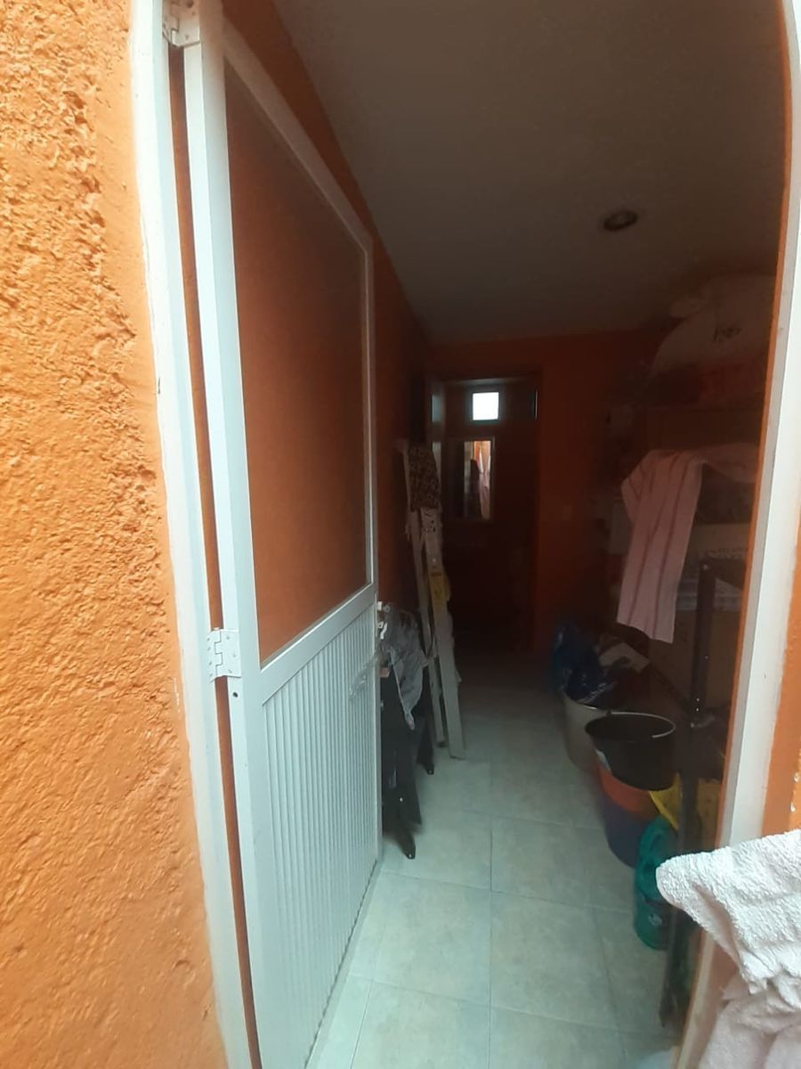 CASA EN VENTA EN ATIZAPAN DE ZARAGOZA, FRACC. EUCALIPTOS, 3 NIVELES, 3 REC.