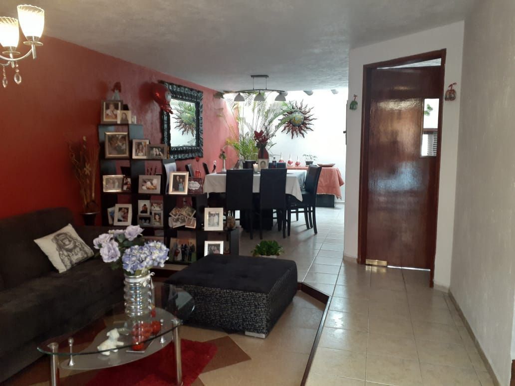 CASA EN VENTA EN ATIZAPAN DE ZARAGOZA, FRACC. EUCALIPTOS, 3 NIVELES, 3 REC.