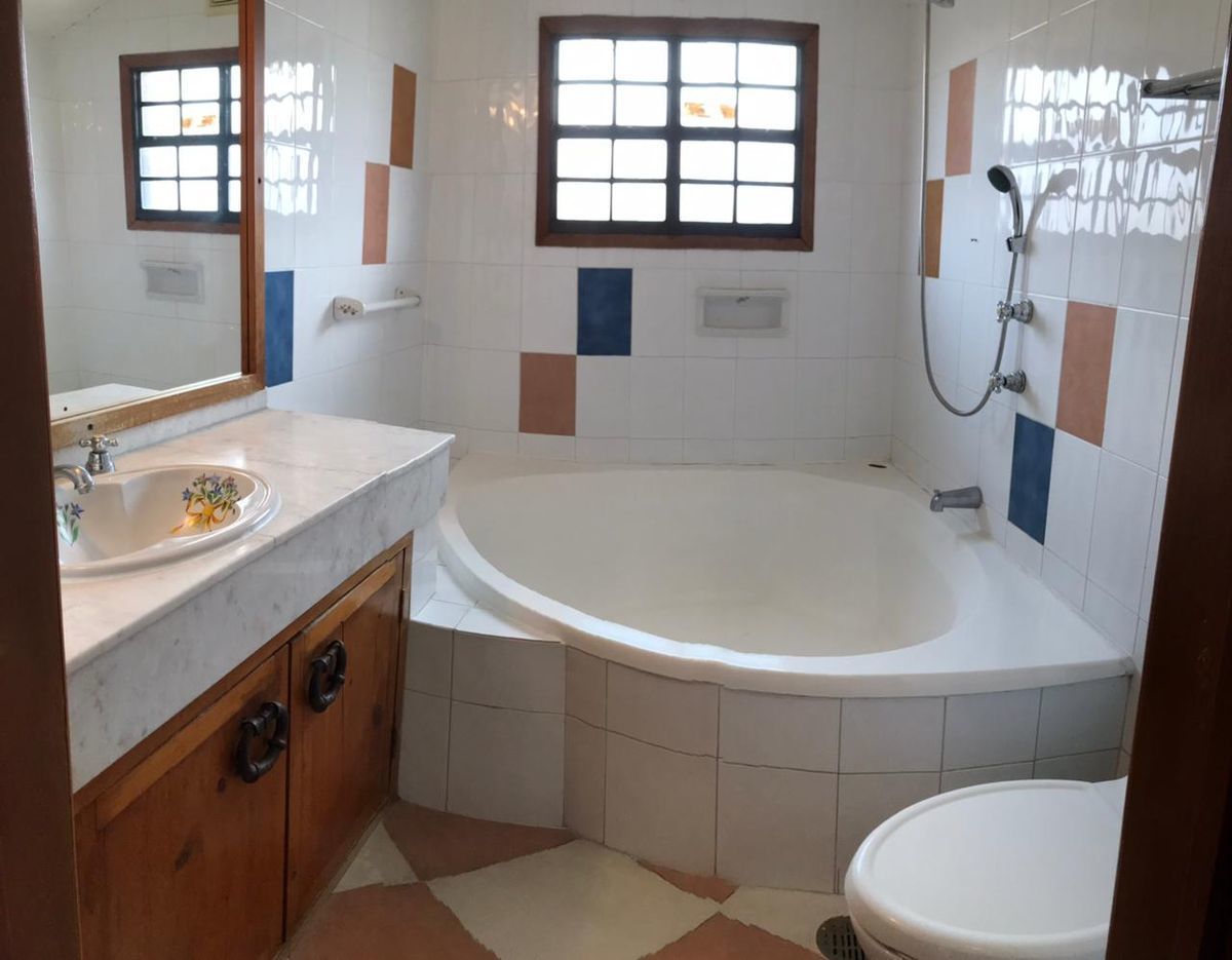 6 de 13: BAÑO DE RECAMARA PRINCIPAL