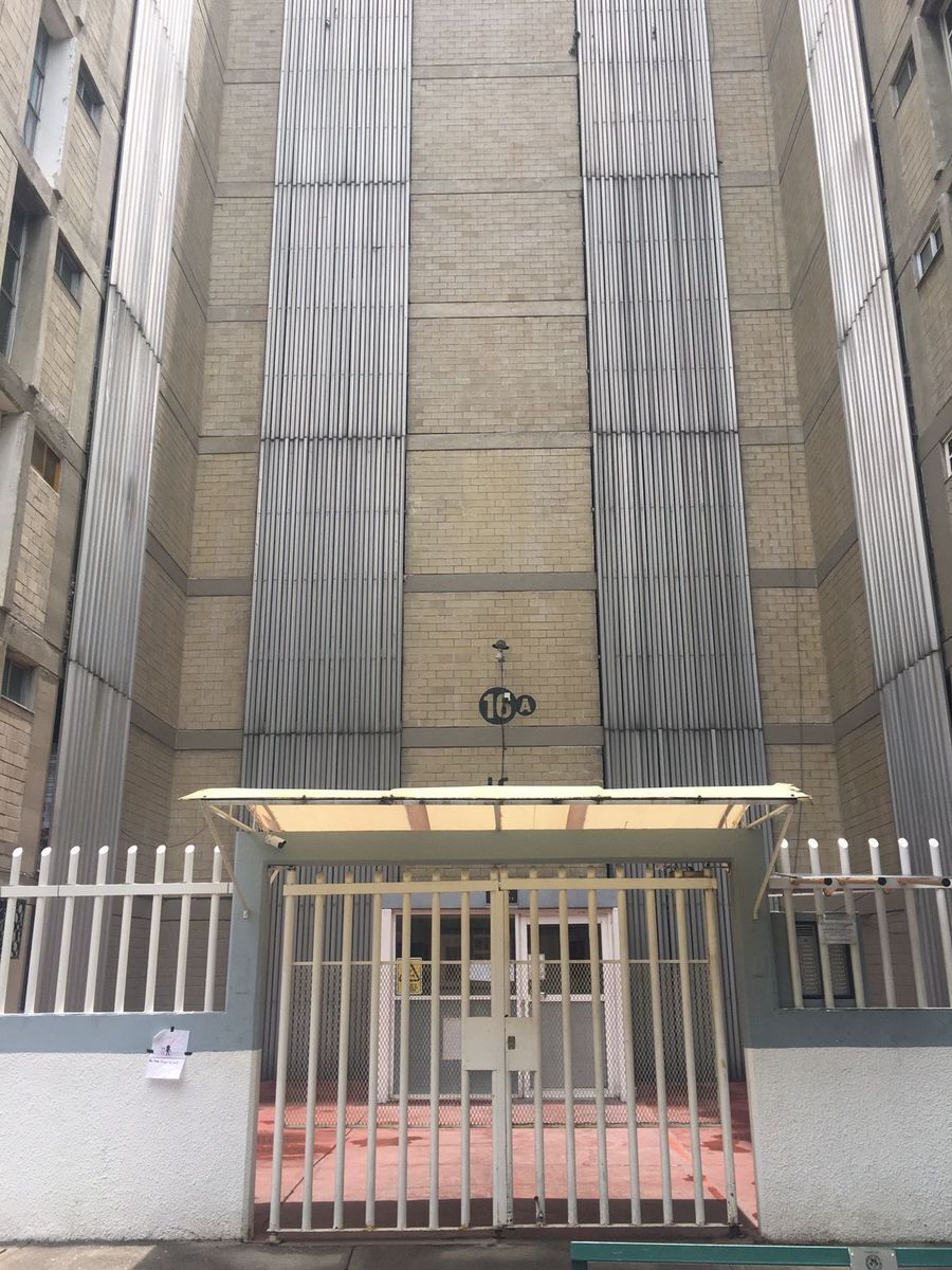 3 de 24: Acceso al edificio