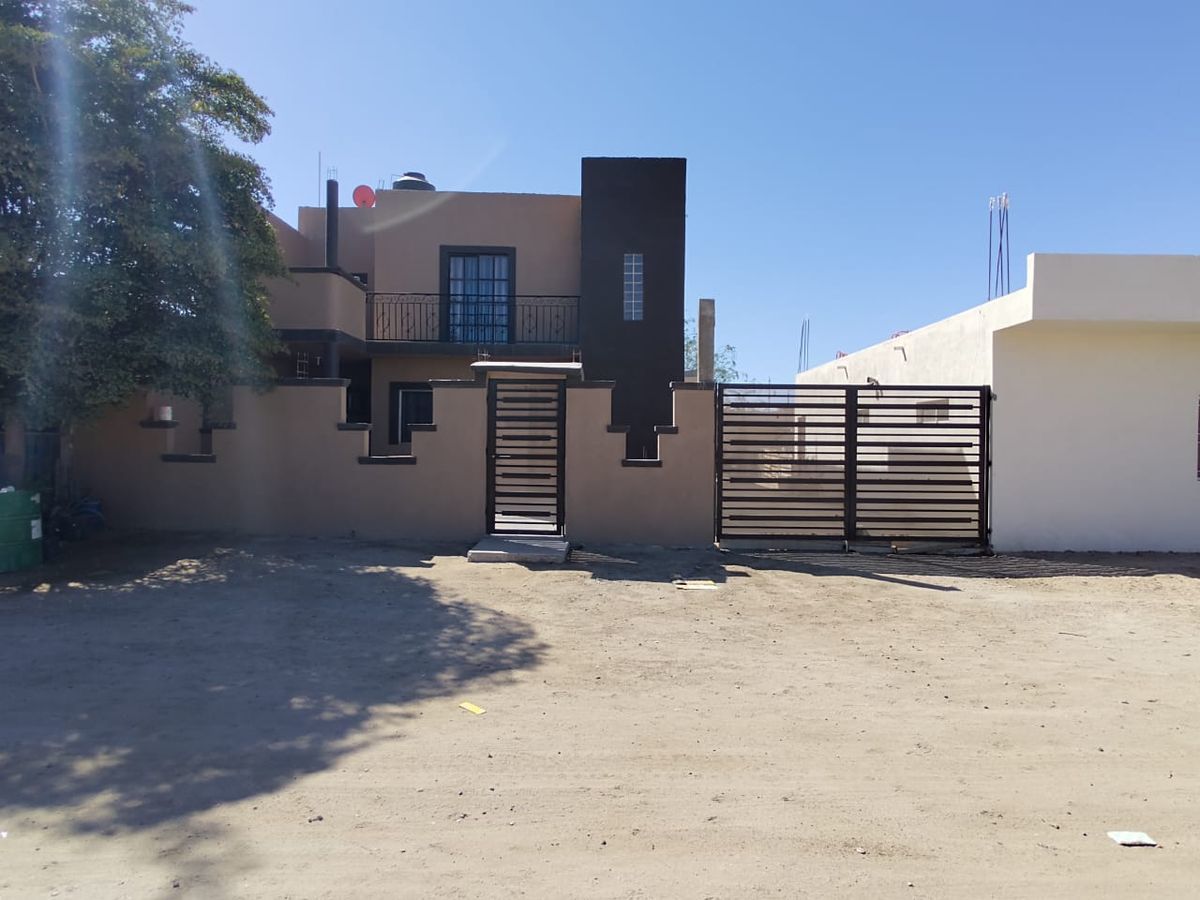 1 de 21: FACHADA PRINCIPAL 