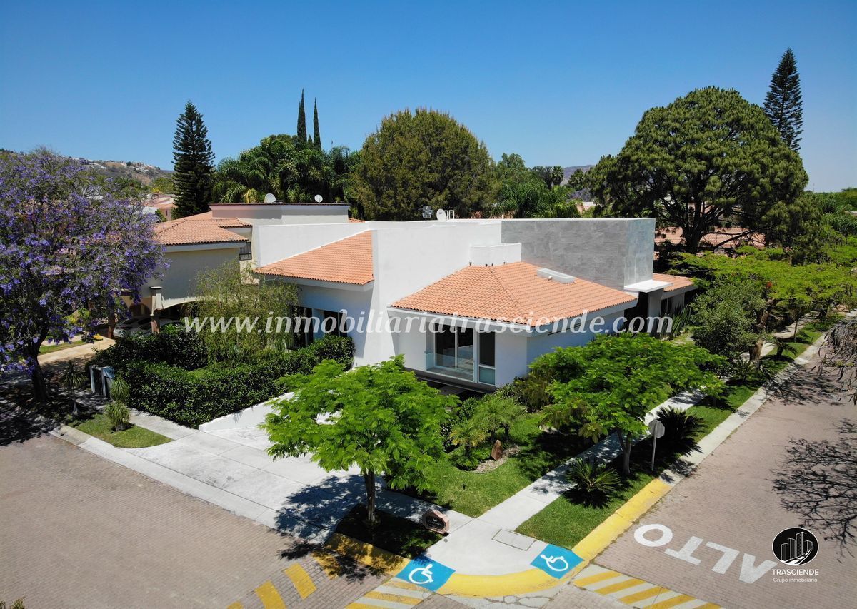 Residencia de Lujo en Venta en Bugambilias, Tlajomulco de Zúñiga |  EasyBroker