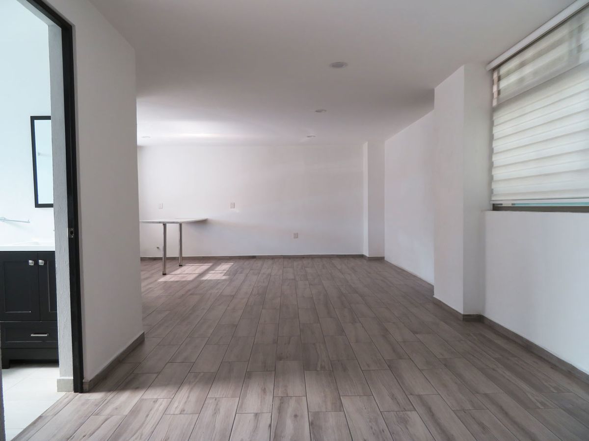 5 de 15: Sala y comedor