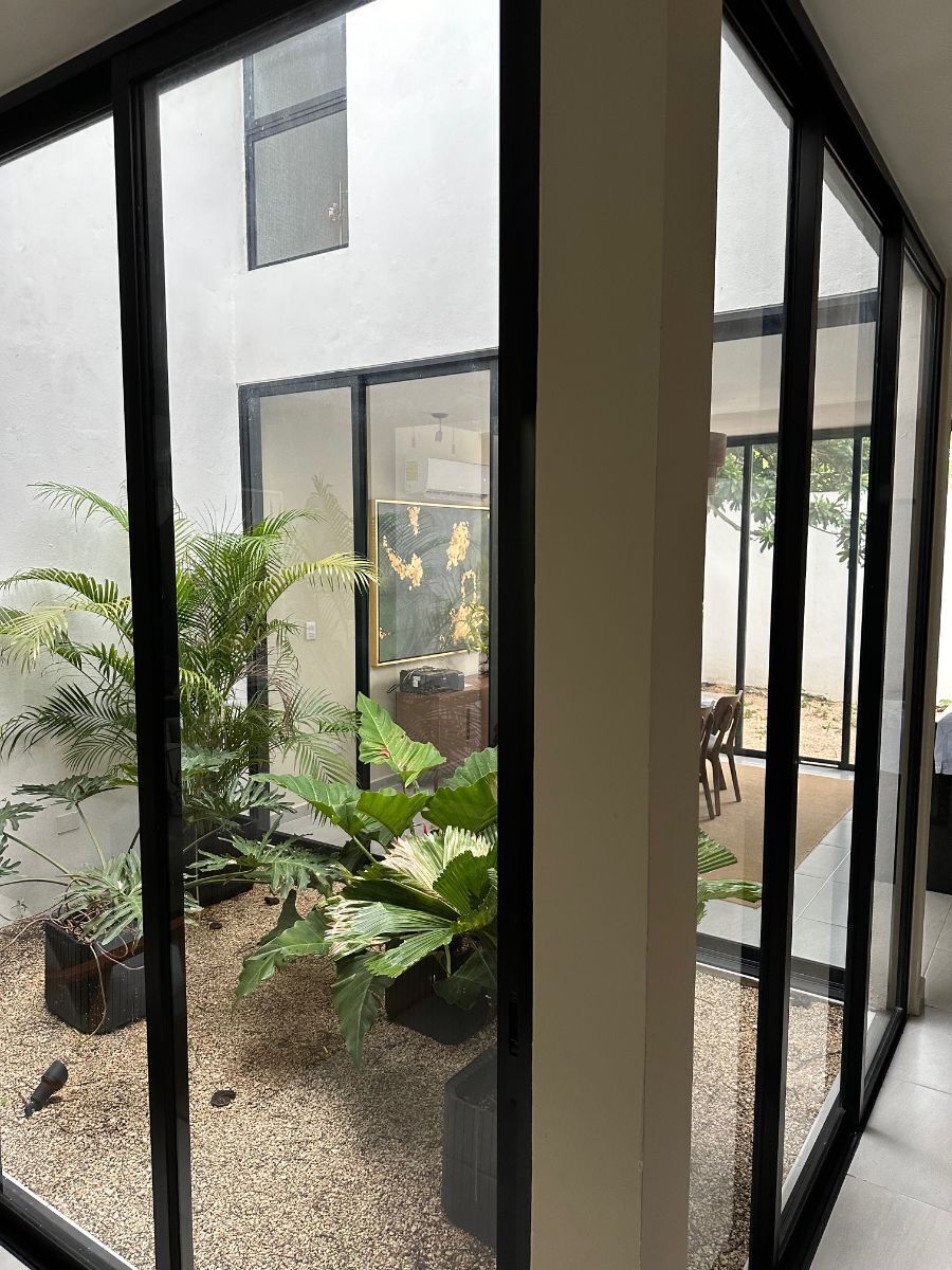 7 de 16: Jardín Interior