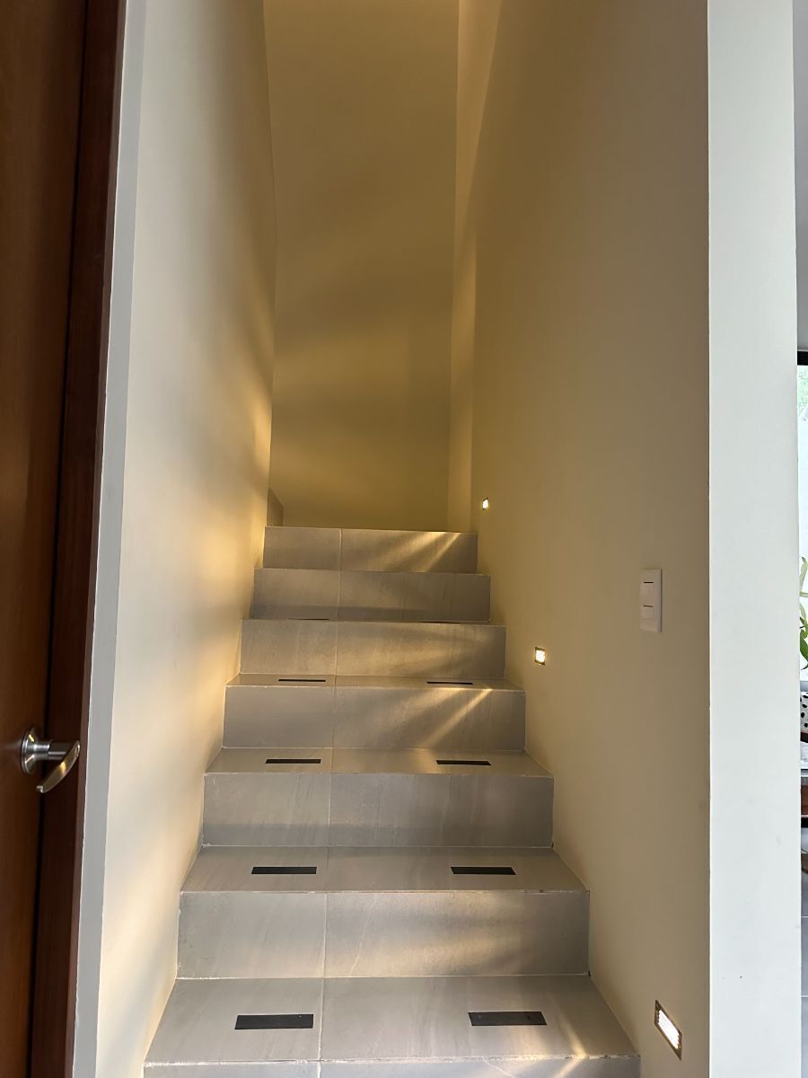 9 de 16: Escalera