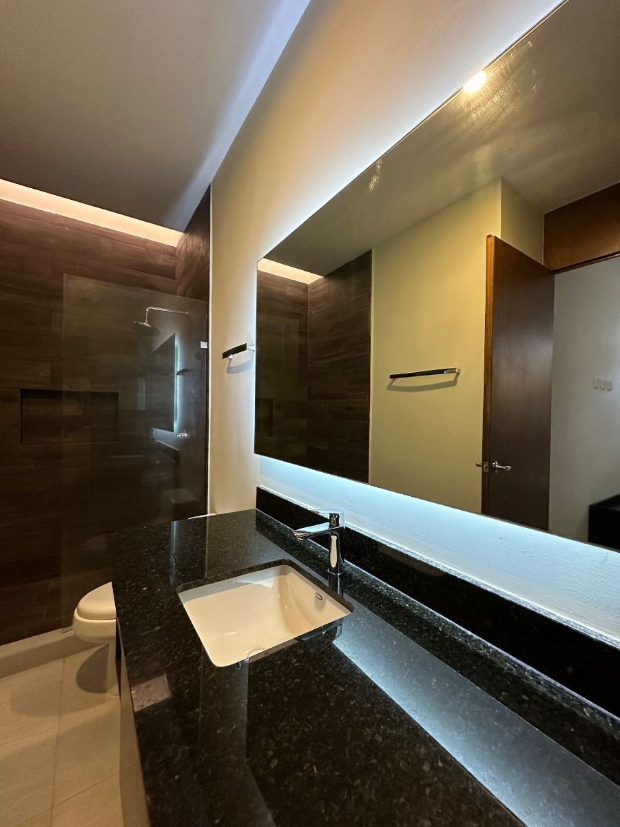 14 de 16: Baño Principal