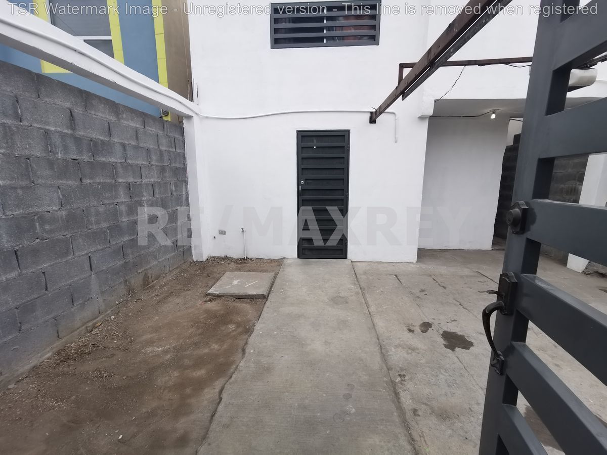 CASA EN VENTA, LOMAS DEL REAL DE JARACHINA SUR