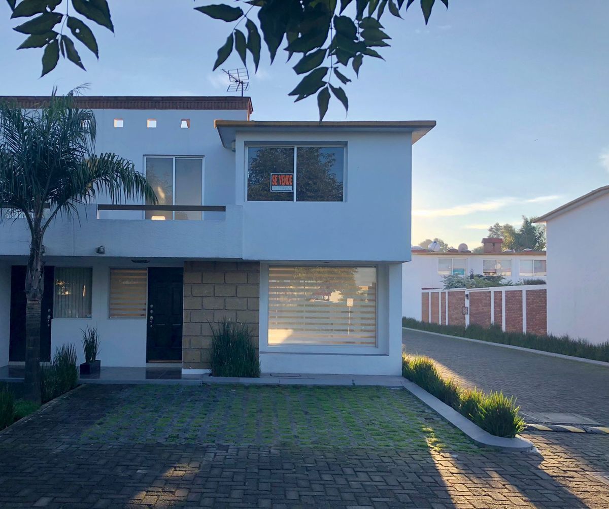 CASA EN VENTA, EN PRIVADA ,3 RECAMARAS, EN ESQUINA, CERCA CDMX 20 MIN A  SANTA FE | EasyBroker