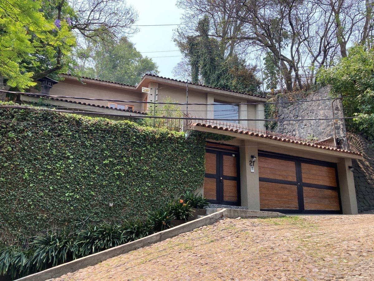 1 de 22: Fachada