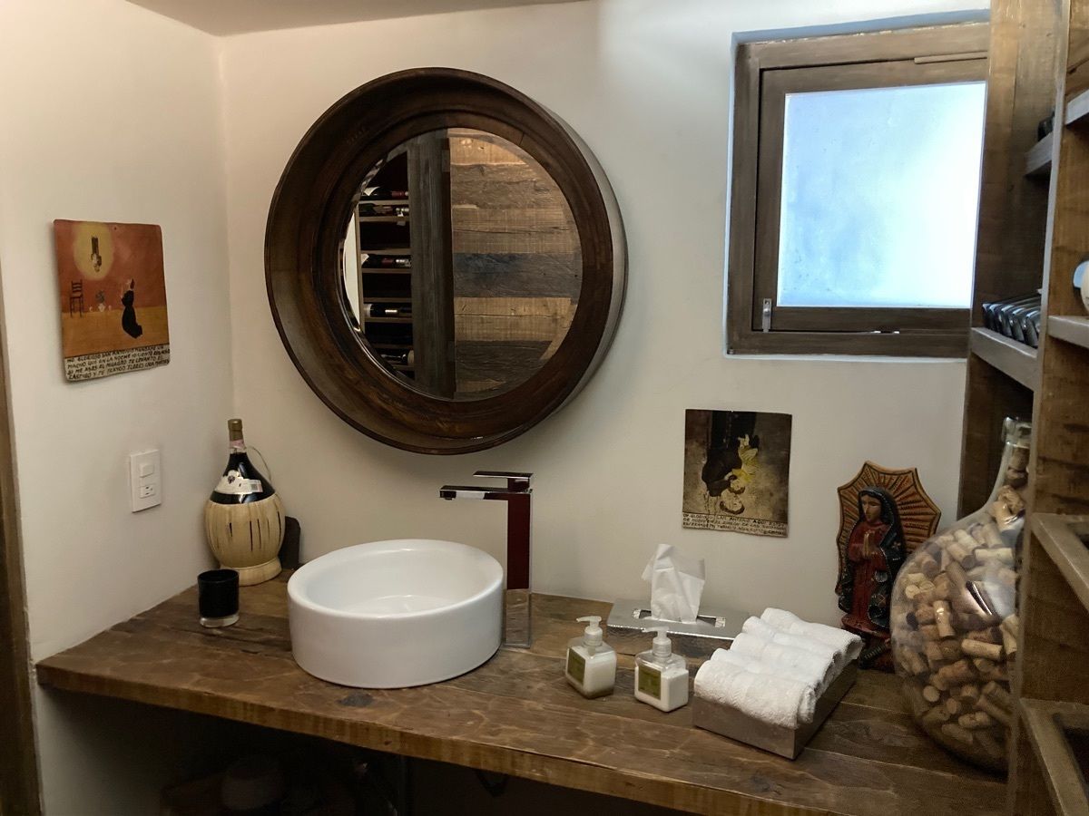 15 de 22: Baño de visitas
