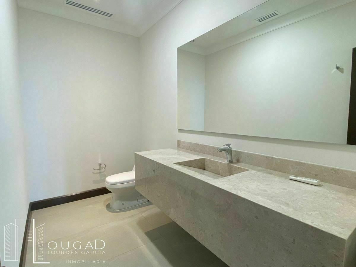 11 de 29: BAÑO SOCIAL