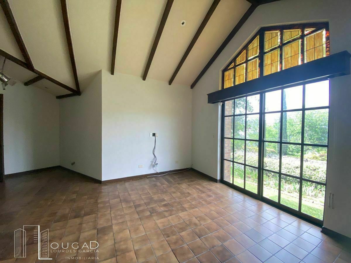 10 de 29: ESTANCIA CON BAÑO SOCIAL