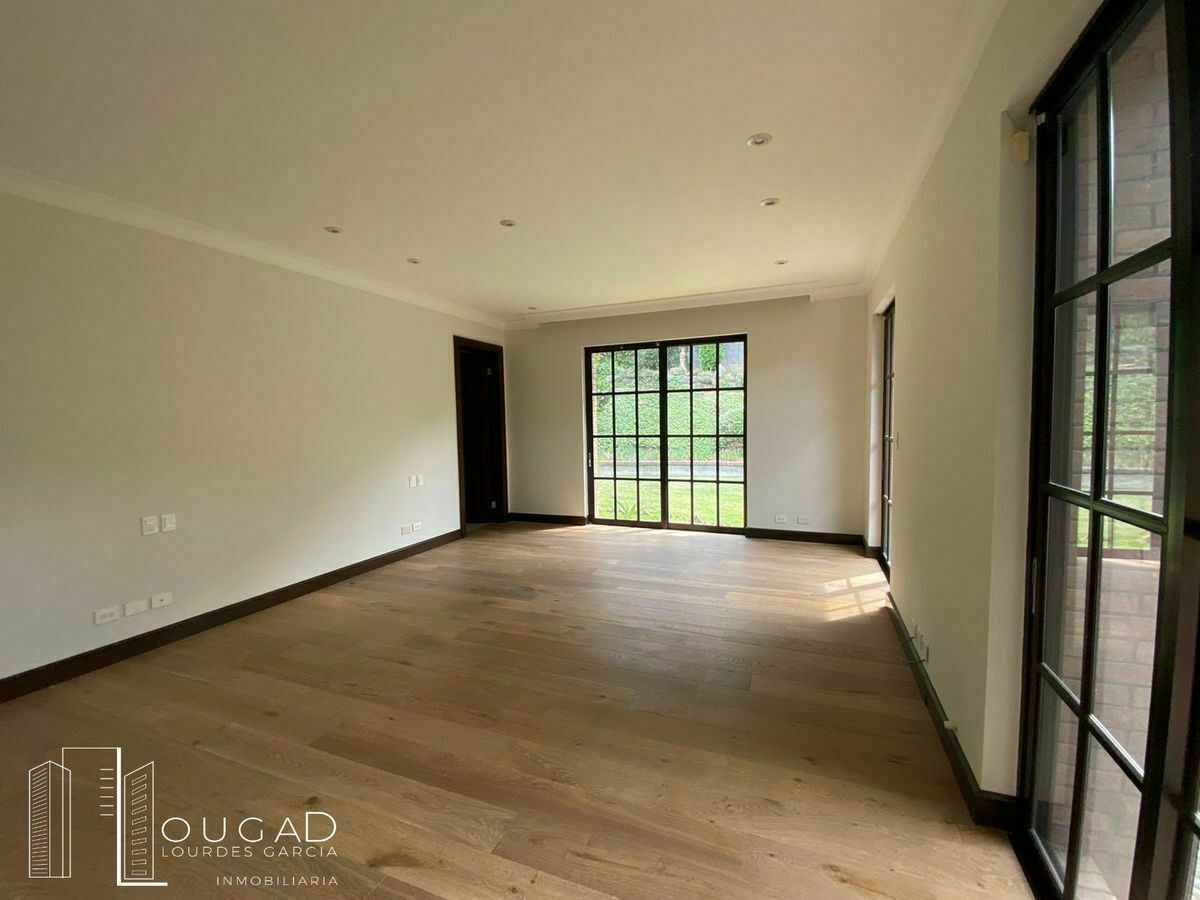 14 de 29: REC. PRINCIPAL CON ACCESO A JARDÍN