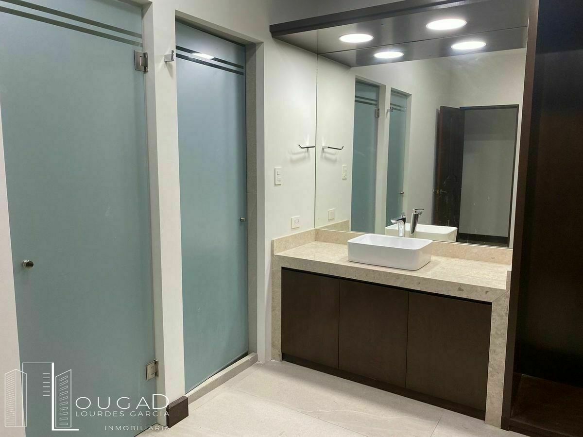 19 de 29: BAÑO VESTIDOR REC. SECUNDARIA