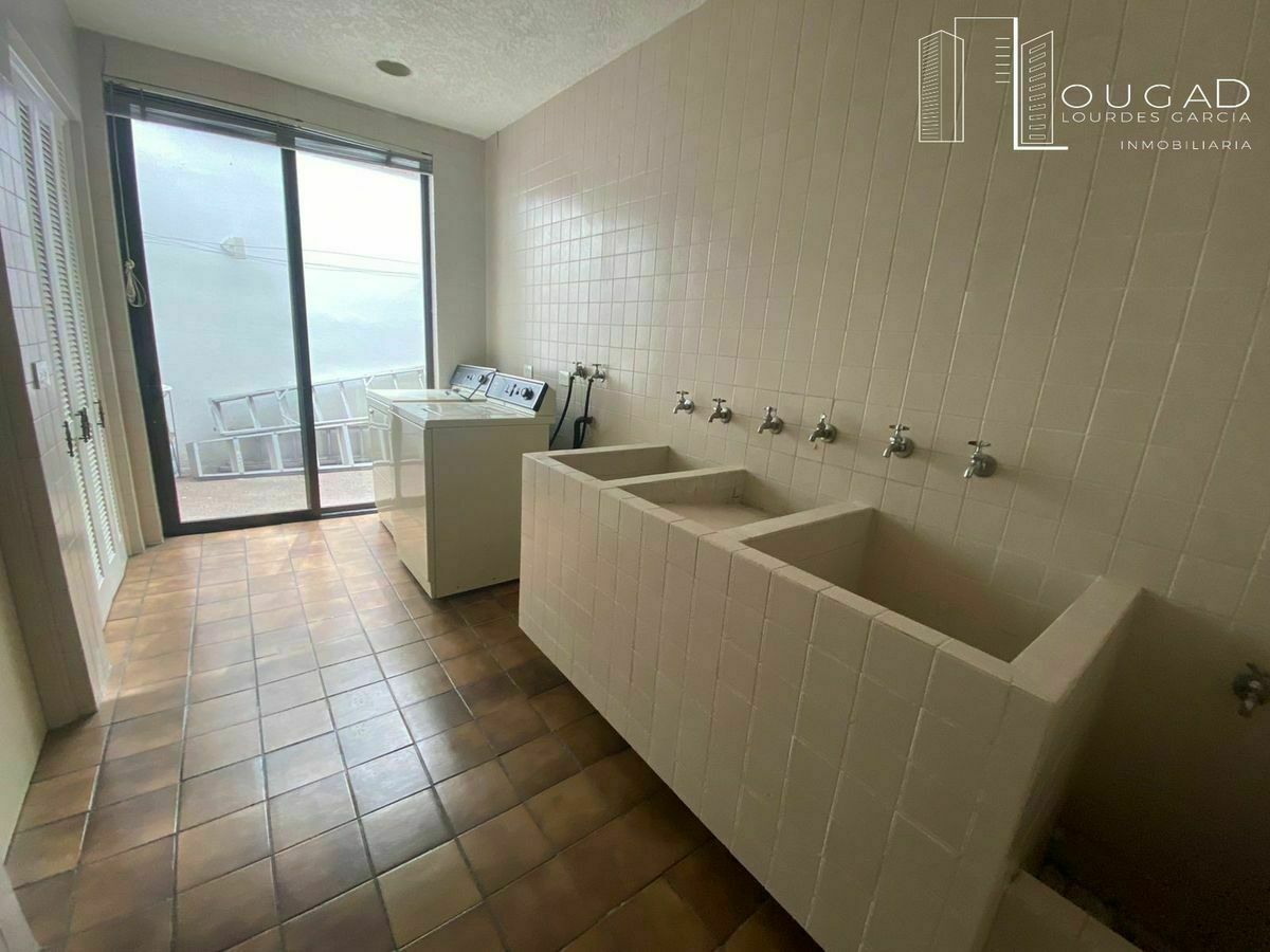 27 de 29: LAVANDERÍA