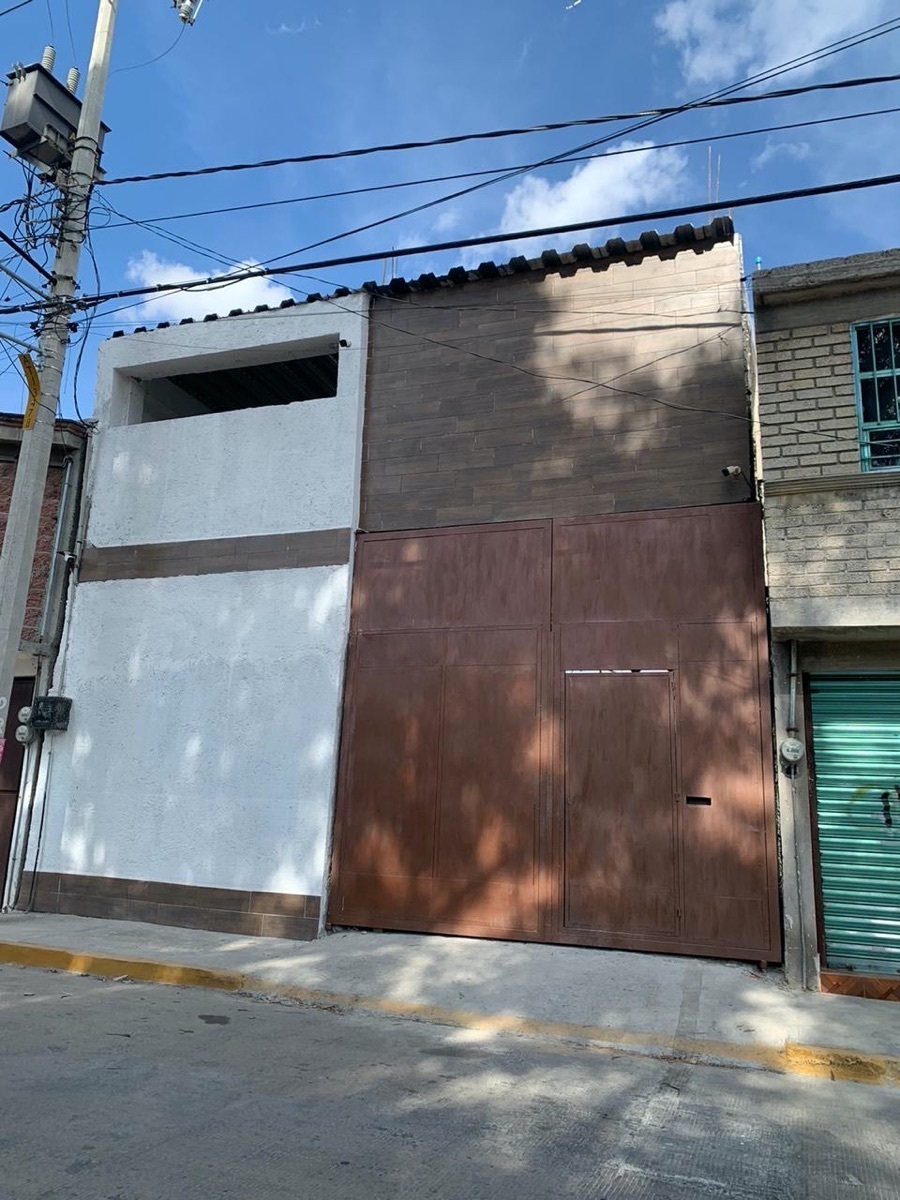 1 of 6: FACHADA CALLE