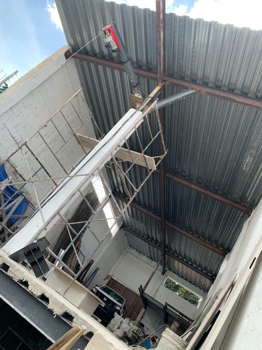 4 of 6: GRUA